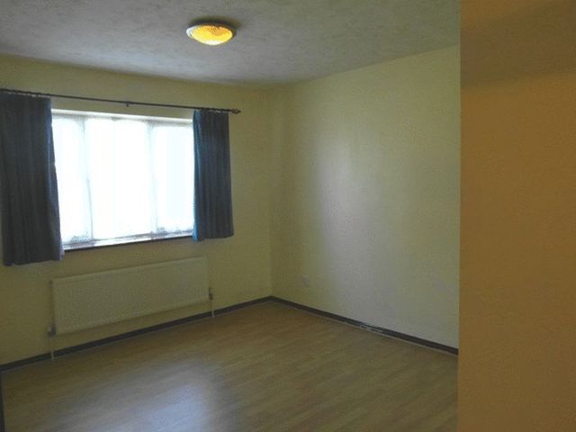  Image of 2 Bedroom Flat to rent at Croydon, CR0 4UW