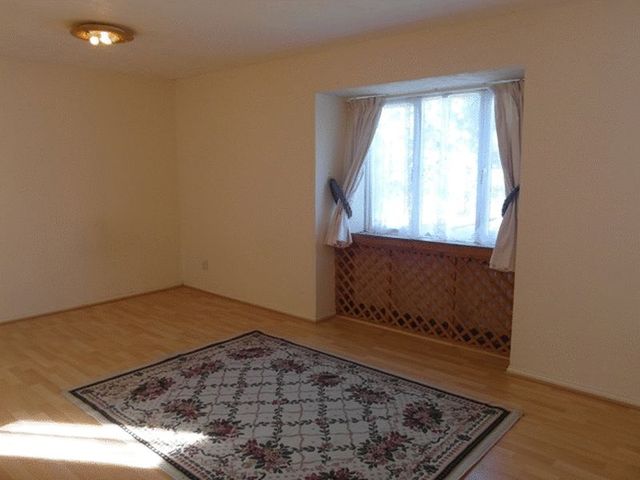  Image of 2 Bedroom Flat to rent at Croydon, CR0 4UW