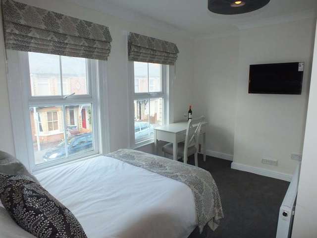  Image of 1 Bedroom Detached to rent at Reading Berkshire Reading, RG30 1DA