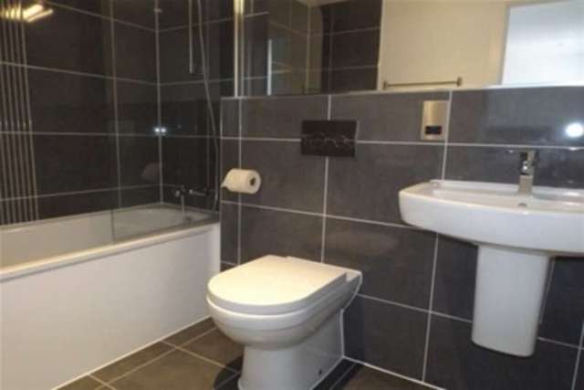  Image of 2 Bedroom Flat to rent at Cardiff, CF11 0JW