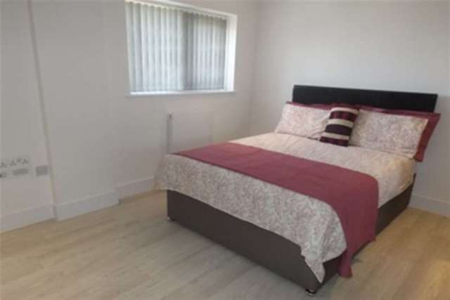 Image of 2 Bedroom Flat to rent at Cardiff, CF11 0JW