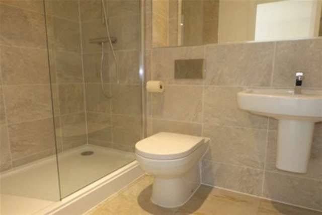 Image of 2 Bedroom Flat to rent at Cardiff, CF11 0JW