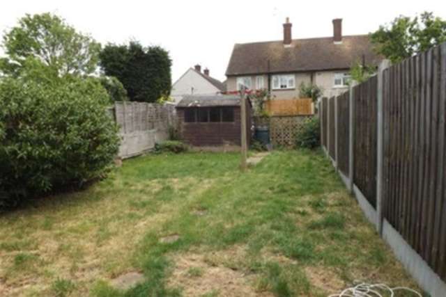  Image of 3 Bedroom Detached to rent at South Ockendon, RM15 5EN