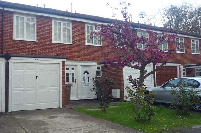  Image of 3 Bedroom Detached to rent at Sutton, SM2 5TG