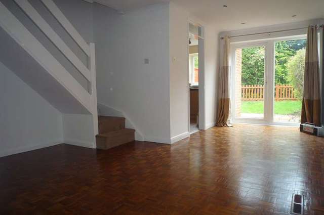  Image of 3 Bedroom Detached to rent at Sutton, SM2 5TG