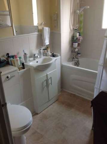  Image of 1 Bedroom Flat for sale at Farrow Lane  London, SE14 5DL
