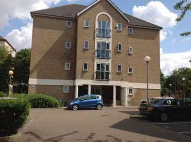  Image of 1 Bedroom Flat for sale at Farrow Lane  London, SE14 5DL