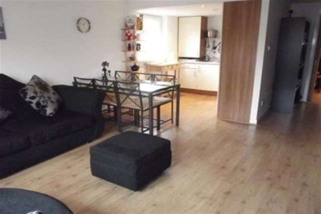  Image of 2 Bedroom Flat to rent at Glasgow, G20 7AL