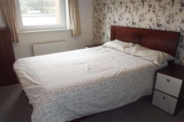  Image of 2 Bedroom Flat to rent at Glasgow, G20 7AL