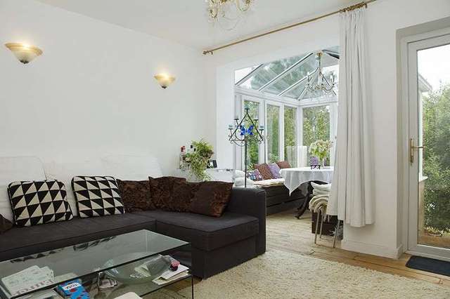  Image of 4 Bedroom Flat for sale at Glendale Avenue  Wood Green, N22 5AH