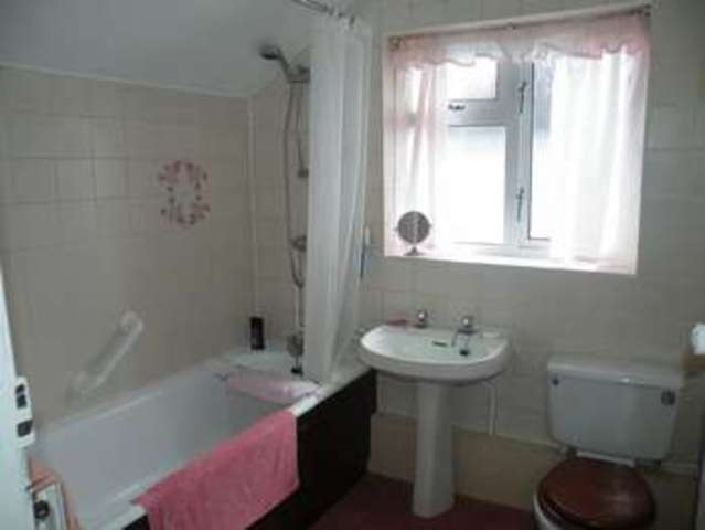  Image of 3 Bedroom Detached for sale at Green Lane Hucclecote Gloucester, GL3 3QU