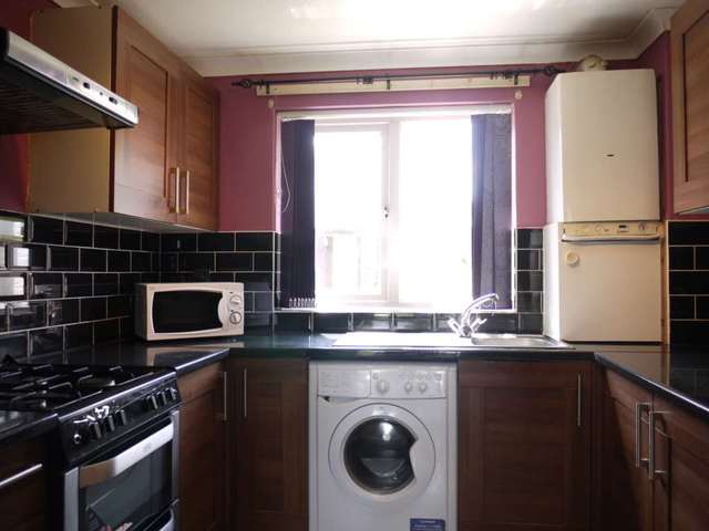  Image of 3 Bedroom Detached for sale at Greenhow  Bracknell, RG12 7RJ