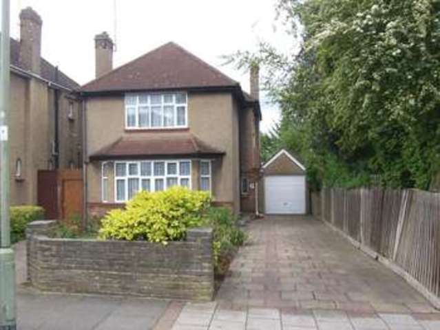  Image of 3 Bedroom Detached for sale at Greenway  London, N20 8ED