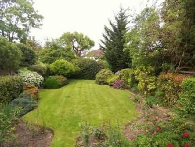  Image of 3 Bedroom Detached for sale at Greenway  London, N20 8ED