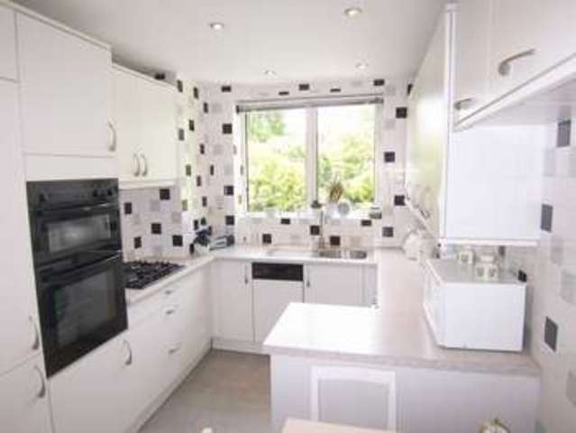  Image of 3 Bedroom Detached for sale at Greenway  London, N20 8ED