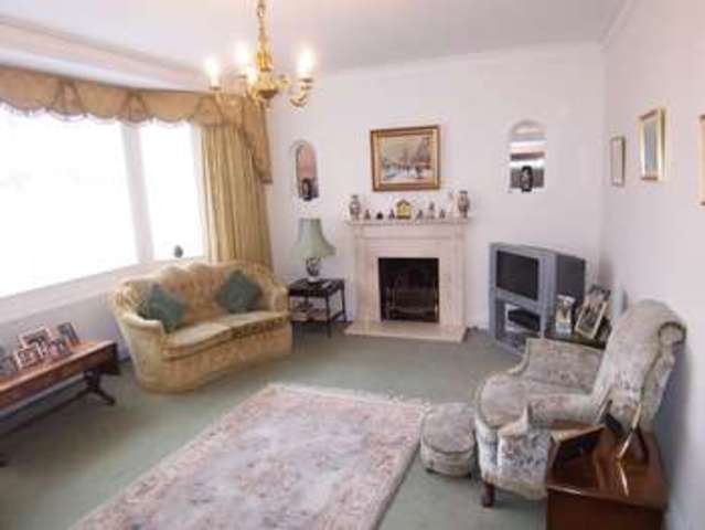  Image of 3 Bedroom Detached for sale at Greenway  London, N20 8ED