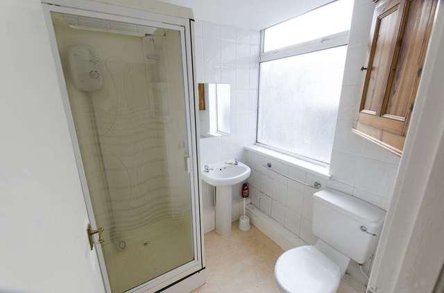  Image of 2 Bedroom Flat to rent at Hagley Road West Quinton Birmingham, B32 1DJ