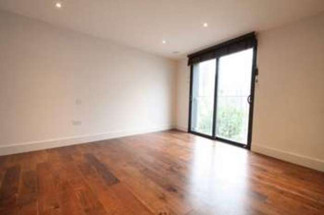  Image of 3 Bedroom Property to rent at London  London, EC1V 7PR