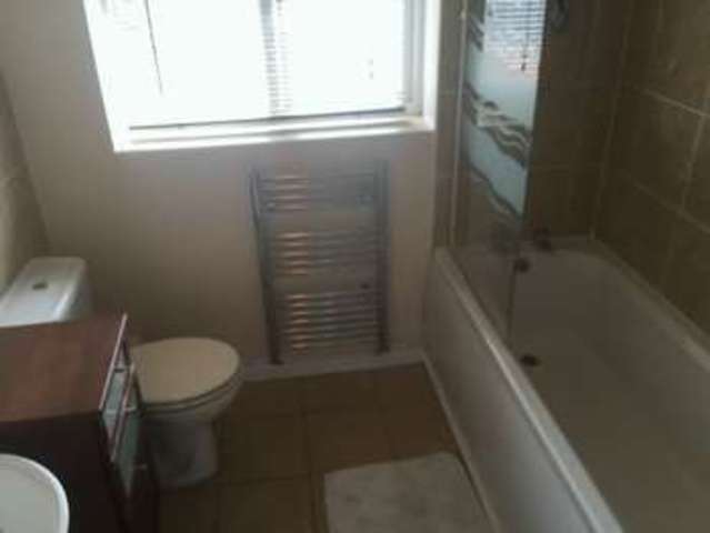  Image of 4 Bedroom Semi-Detached to rent at Hallam Crescent  Wolverhampton, WV10 9YA