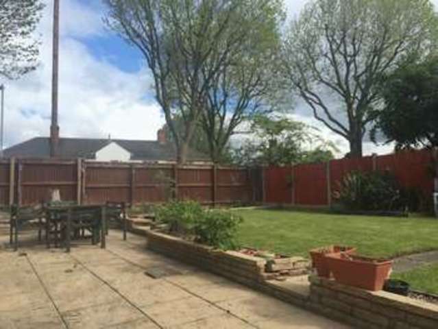  Image of 4 Bedroom Semi-Detached to rent at Hallam Crescent  Wolverhampton, WV10 9YA
