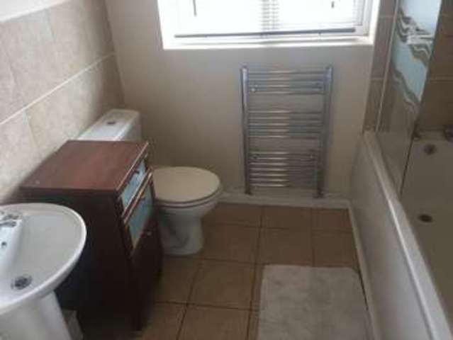  Image of 4 Bedroom Semi-Detached to rent at Hallam Crescent  Wolverhampton, WV10 9YA