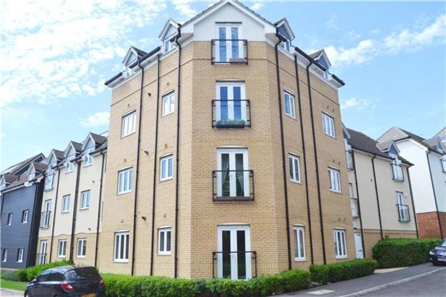  Image of 2 Bedroom Flat to rent at ROMFORD, RM3 9GH