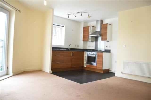  Image of 2 Bedroom Flat to rent at ROMFORD, RM3 9GH