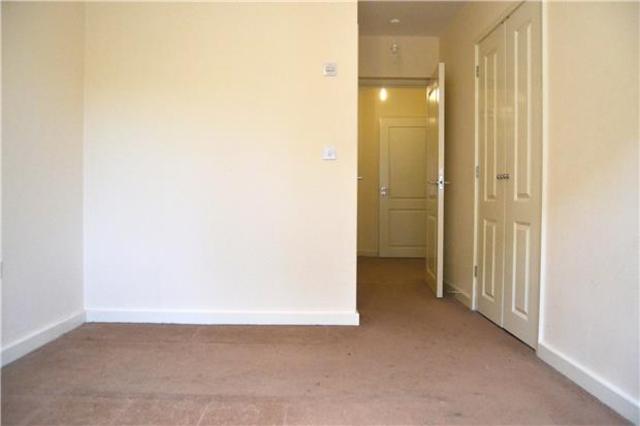  Image of 2 Bedroom Flat to rent at ROMFORD, RM3 9GH