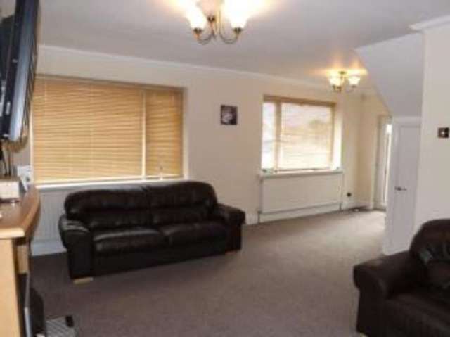  Image of 2 Bedroom Bungalow for sale at Tyldesley Manchester Tyldesley, M29 8LU