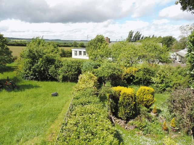  Image of 3 Bedroom Semi-Detached to rent at School Lane Carlton Bedford, MK43 7LF