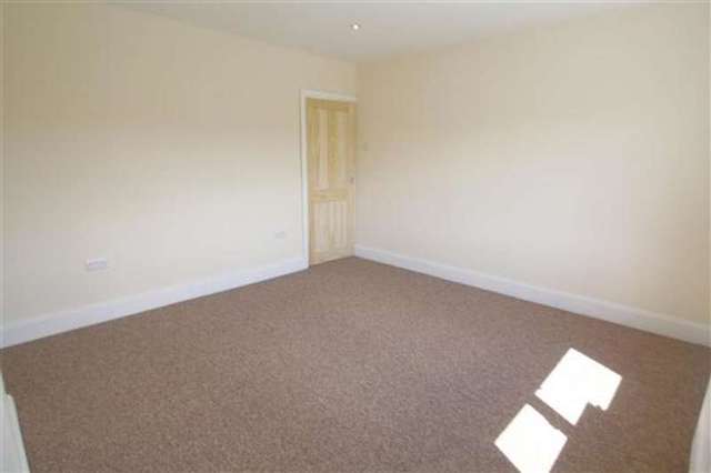  Image of 3 Bedroom Semi-Detached for sale at Sowerby Bridge, HX6 2RP