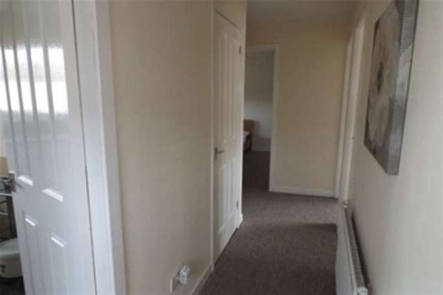  Image of 2 Bedroom Flat to rent at Glasgow, G72 8RH