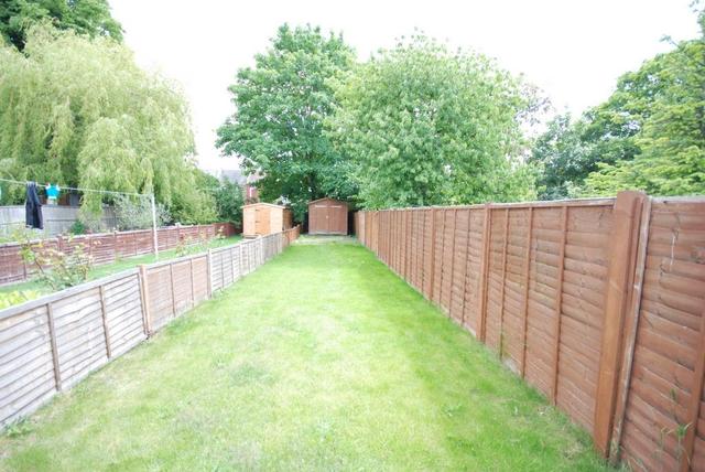  Image of 3 Bedroom Terraced to rent at Hornsey, N8 0JY