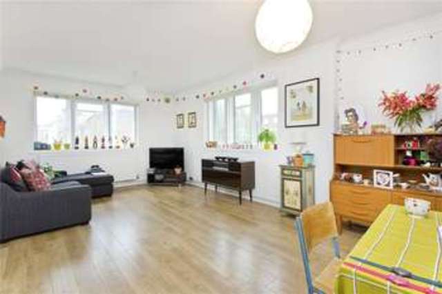  Image of 2 Bedroom Flat to rent at London Fields London Dalston, E8 3LS