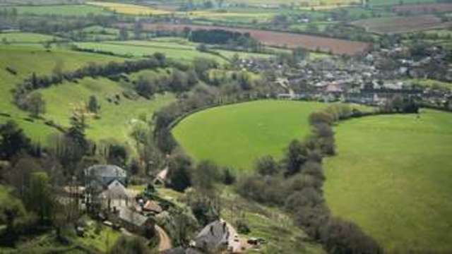  Image of 3 Bedroom Detached for sale at Silverton Exeter, EX5 4JT