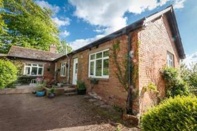  Image of 3 Bedroom Detached for sale at Silverton Exeter, EX5 4JT