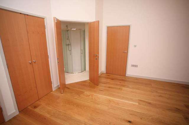  Image of 1 Bedroom Flat to rent at London Road  DEVIZES, SN10 2GG