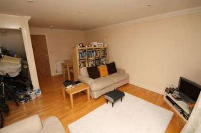  Image of 2 Bedroom Flat for sale at London Road  High Wycombe, HP11 1EW