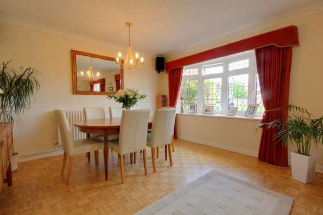  Image of 4 Bedroom Detached for sale at Longfield Leverstock Green Hemel Hempstead, HP3 8HN