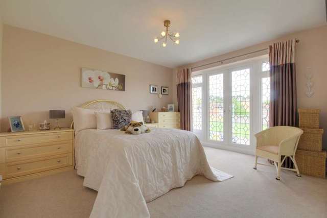  Image of 4 Bedroom Detached for sale at Longfield Leverstock Green Hemel Hempstead, HP3 8HN
