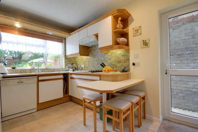  Image of 4 Bedroom Detached for sale at Longfield Leverstock Green Hemel Hempstead, HP3 8HN