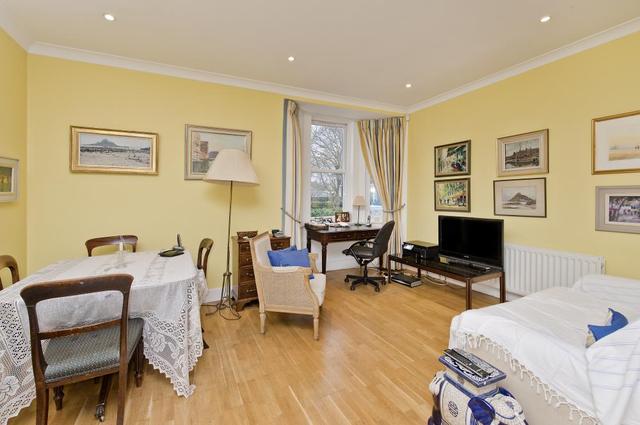  Image of 2 Bedroom Flat to rent at Lonsdale Road  London, SW13 9EB