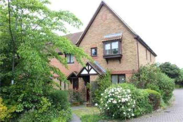  Image of 1 Bedroom End of Terrace for sale at Woking  Pyrford, GU22 8HT