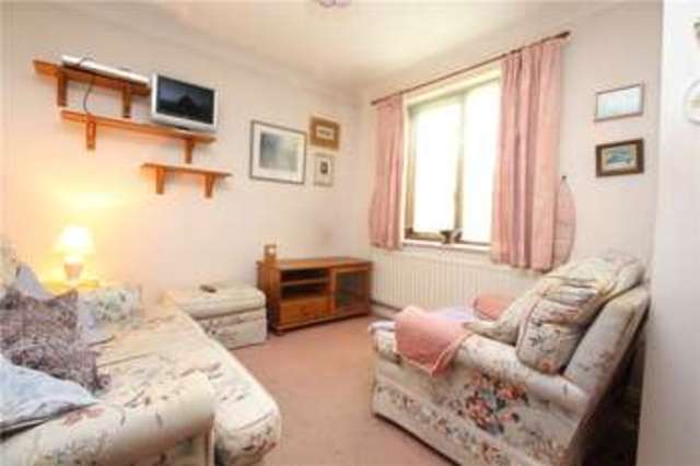  Image of 1 Bedroom End of Terrace for sale at Woking  Pyrford, GU22 8HT