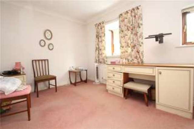  Image of 1 Bedroom End of Terrace for sale at Woking  Pyrford, GU22 8HT