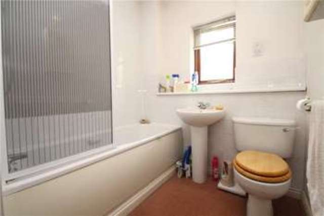  Image of 1 Bedroom End of Terrace for sale at Woking  Pyrford, GU22 8HT