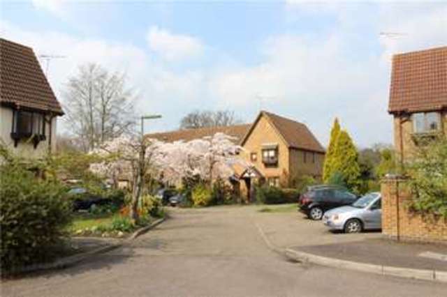  Image of 1 Bedroom End of Terrace for sale at Woking  Pyrford, GU22 8HT
