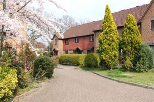  Image of 1 Bedroom End of Terrace for sale at Woking  Pyrford, GU22 8HT