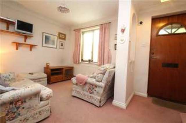  Image of 1 Bedroom End of Terrace for sale at Woking  Pyrford, GU22 8HT