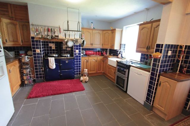  Image of 3 Bedroom Detached for sale at Nantglyn, LL16 5PE